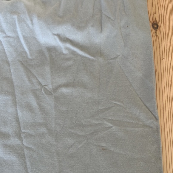 Tank tops - Picture 2 of 2